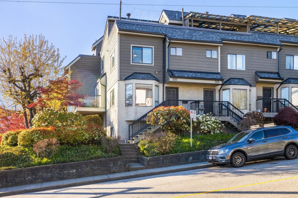 Photo 9 at 303 St. Andrews Avenue, Lower Lonsdale, North Vancouver